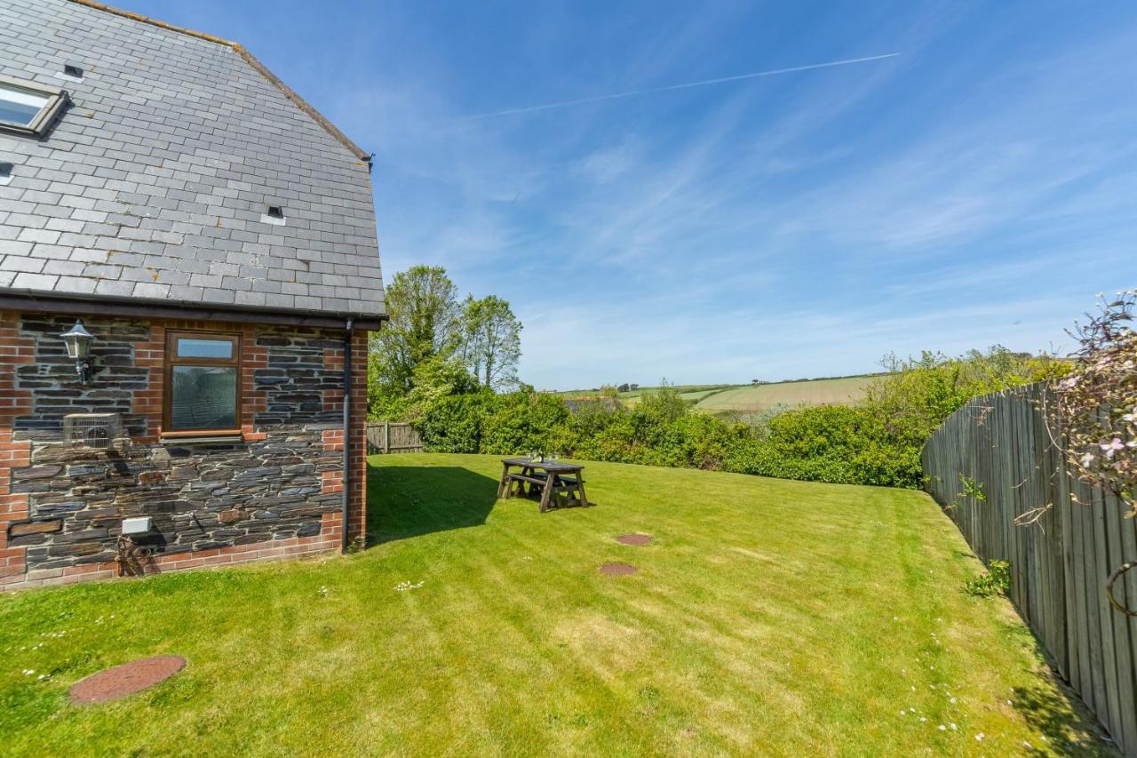 September Cottage Уэйдбридж Экстерьер фото